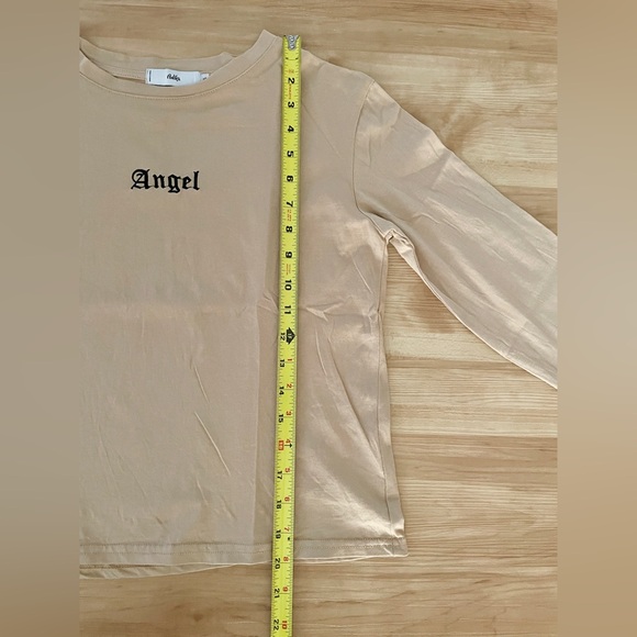 Adika Angel Embroidered Tan Long Sleeve Shirt Women’s Sz Small Soft Stretchy Y2K - Picture 9 of 10